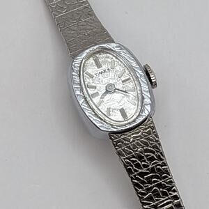 VTG Timex Silver Tone Chrome Dial Slim Ladies Mechanical Watch Tested Working